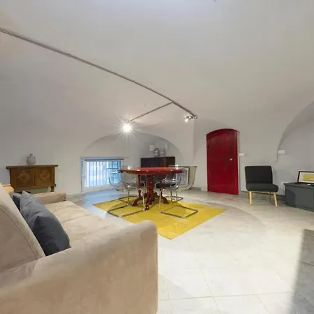 Andrea Centro * Cenova