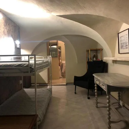 Andrea Porto Antico Centro Storico Caricamento San Luca *