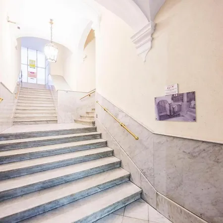 Andrea Centro Apartment Genoa